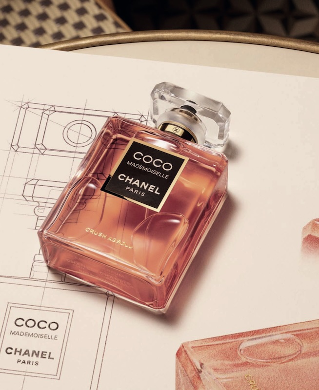 Coco-Mademoiselle-Crush-Absolu-la-nuova-fragranza-CHANEL-che-conquista-con-unenergia-magnetica-1 Coco Mademoiselle Crush Absolu: la nuova fragranza CHANEL che conquista con un’energia magnetica