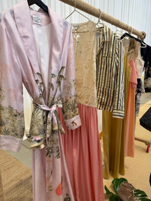 Forte_forte-PrimaveraEstate-2027-LeShoppingNews-2-1-500x667 Forte_forte Primavera/Estate 2027: un viaggio sulla Via delle Spezie tra stampe, seta e artigianalità