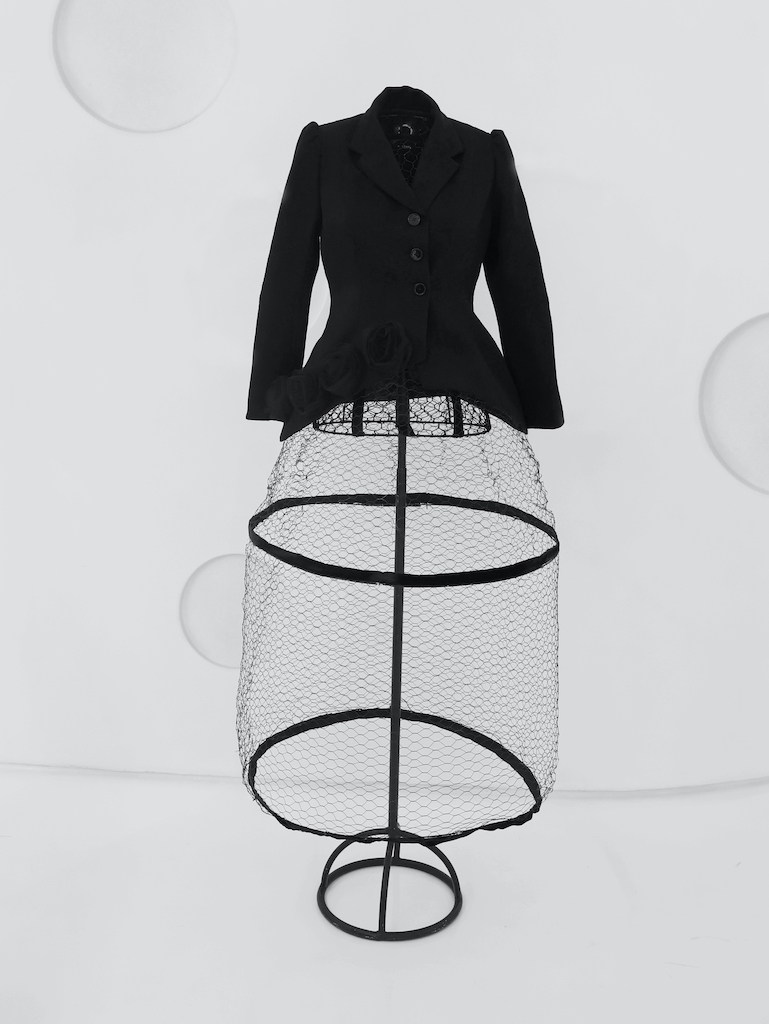 L_ARABESQUE-COUTURE_Giacca L’Arabesque Milano presenta: “Nero. Trama di Connessioni”