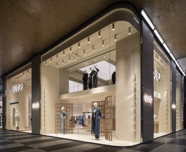 Liu-Jo-Retail-Store-Vetrine-1-630x517 Home