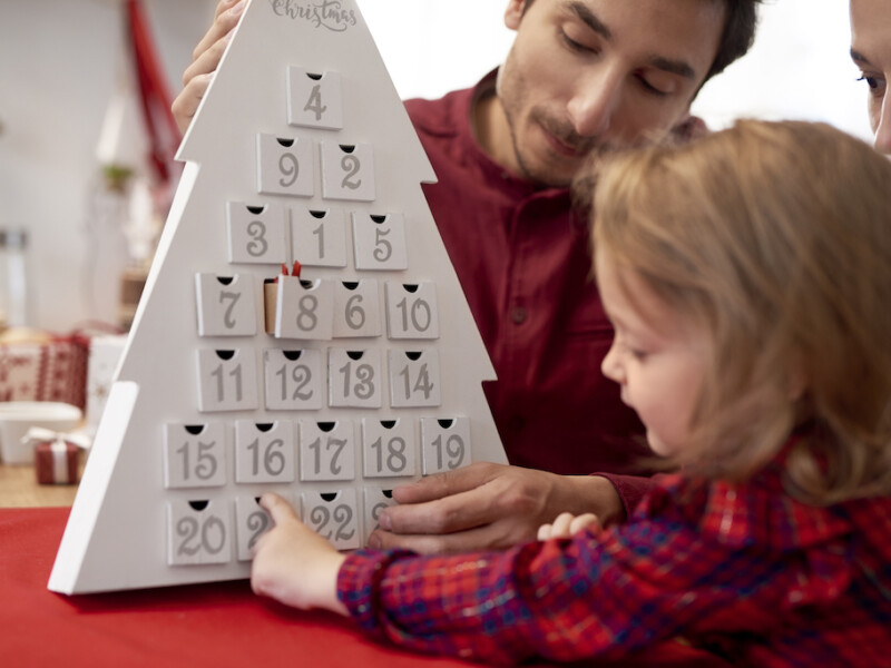happy-family-with-baby-christmas-time-7qonm2mzijs5435m01bh2ckofvjm3eteq1rt0yk0vcq Home